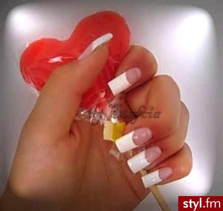 french. źródło : http://nailsofdreams.blog.onet.pl/ - Paznokcie