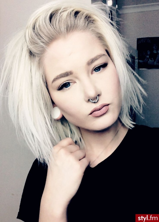 Blond Rozpuszczone Proste Na co dzień Średnie Fryzury