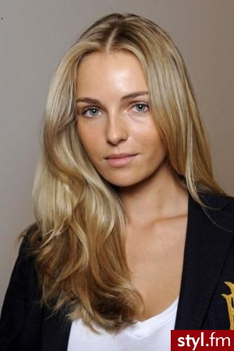 Blond Rozpuszczone Kręcone Na co dzień Średnie Fryzury