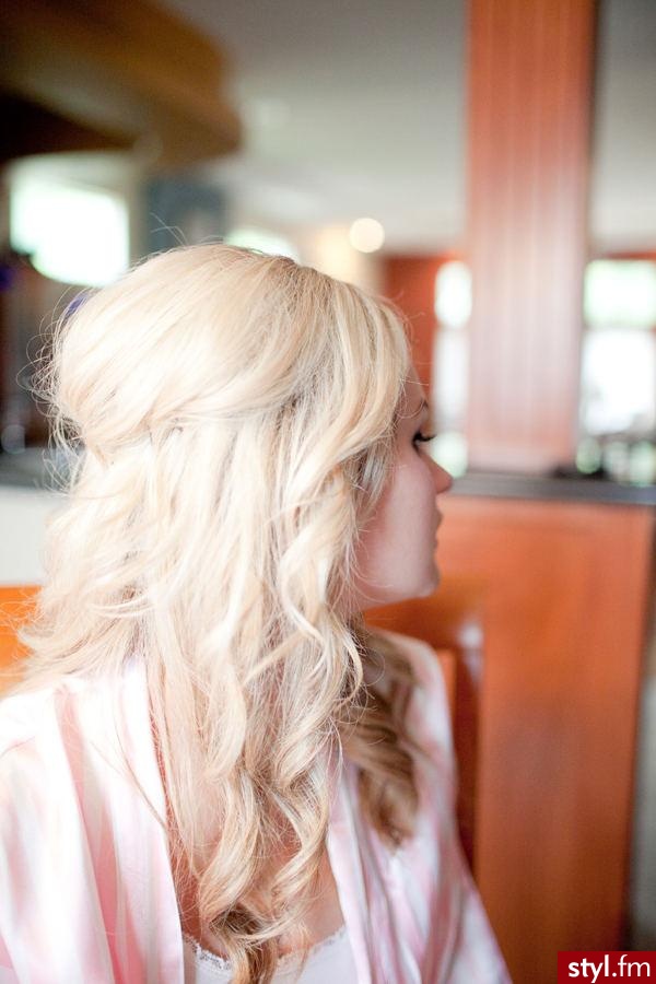 Blond Rozpuszczone Kręcone Na co dzień Długie Fryzury