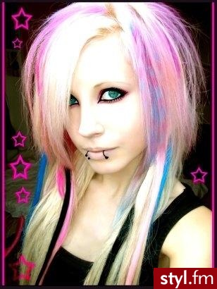 Tęcza na włosach :). Bardzo fajna fryzurka mi się podoba :) - EMO Alternatywne Średnie Fryzury