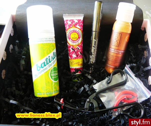 GlossyBox Czerwiec 2013 Notka na blogu na temat tego pudełeczka http://www.lioness.blox.pl - Kosmetyki