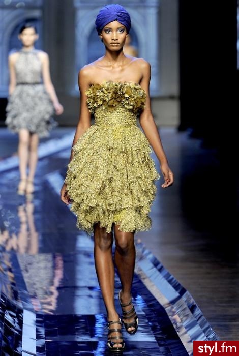Sukienki Moda