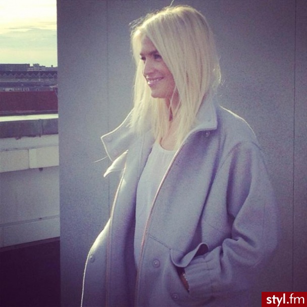 Blond Rozpuszczone Proste Na co dzień Średnie Fryzury