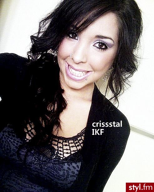 crissstal IKF ;) .. zdjęcie nie przedstawia mnie!
i jeszcze nikt nie dodał takiego :) 
pozdrawiam . - Długie Fryzury