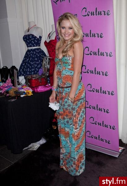 Emily Osment - Sukienki Moda