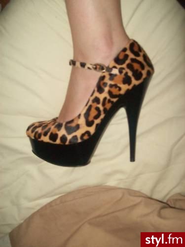 Trochę inny kolor tutaj: http://ikf.styl.fm/buty/item732539.htm - Pozostałe Buty Moda