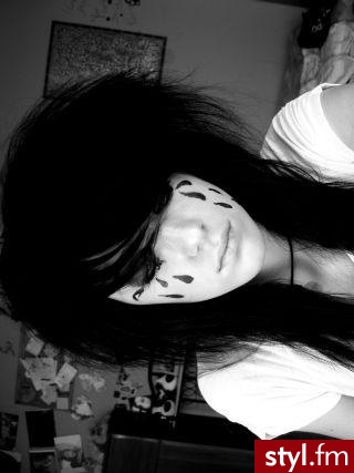 ;< - EMO Alternatywne Średnie Fryzury