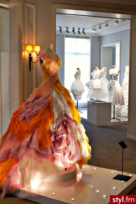 Sukienki Moda