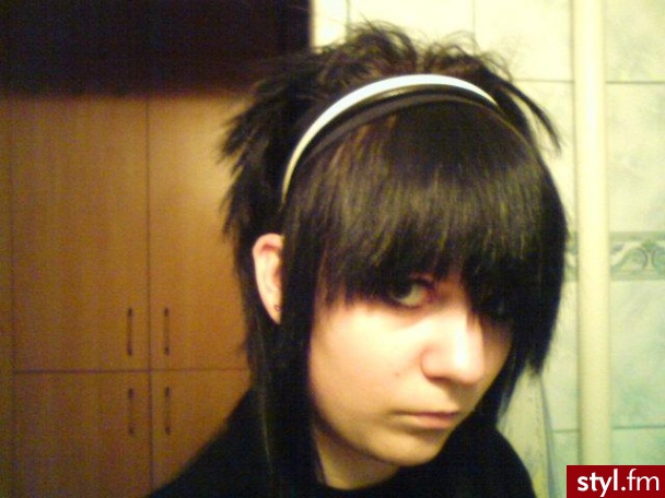 Ehm.. moja fryzura :) - EMO Alternatywne Średnie Fryzury