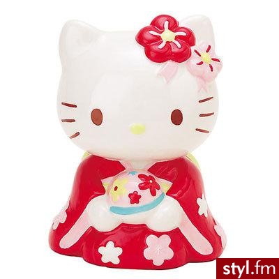 Skarbonka z Hello Kitty wprowadzi odrobinę azjatyckiej nuty do Twojego pokoju. Cena: $19.50 / zauważyłam, że ktoś z nudów polubił dawać mi same oceny jeden. jeśli masz jaja, to napisałbyś chociaż, dlaczego ;) - Gadżety Inne Moda