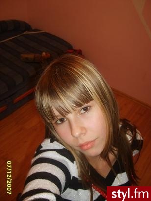 Średnie Fryzury