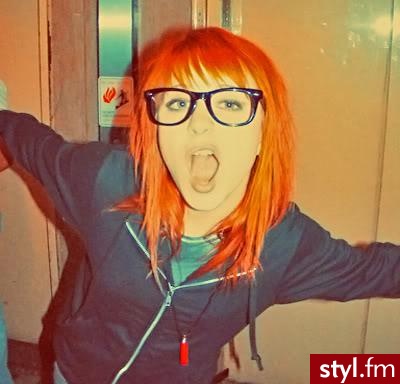 Średnie Fryzury