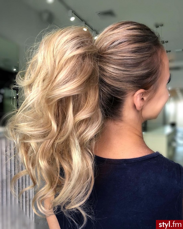 Blond Upięcie Kręcone Na co dzień Długie Fryzury