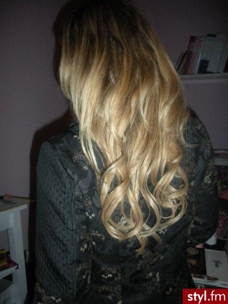 Blond Rozpuszczone Kręcone Na co dzień Długie Fryzury
