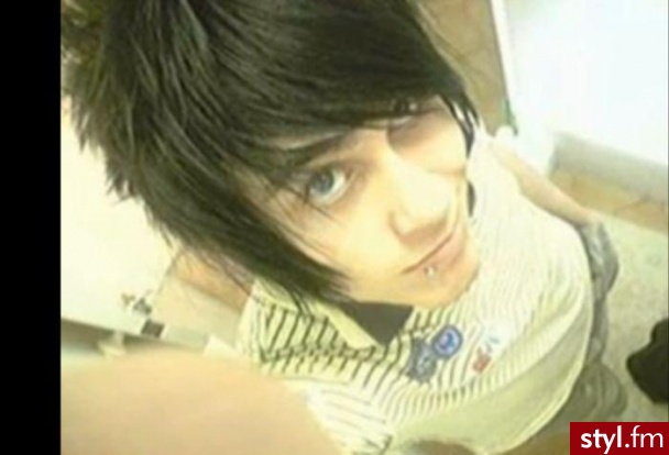 Jesli zdjecie juz jest w galerii podaj link to usunę :) - EMO Alternatywne Średnie Fryzury