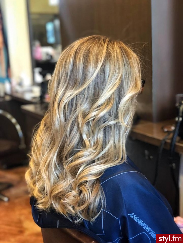 https://forhair.salon/ - Blond Rozpuszczone Kręcone Na co dzień Długie Fryzury