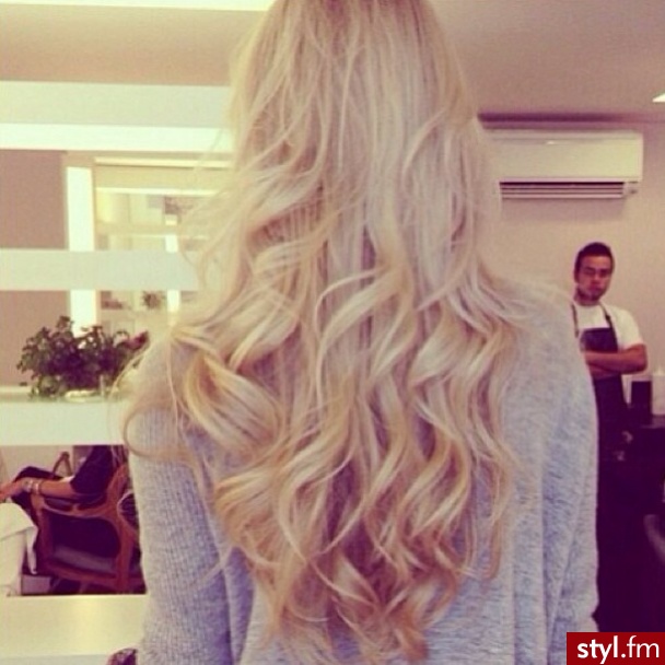 Blond Rozpuszczone Kręcone Na co dzień Długie Fryzury