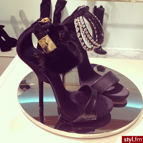 Szpilki Buty Moda