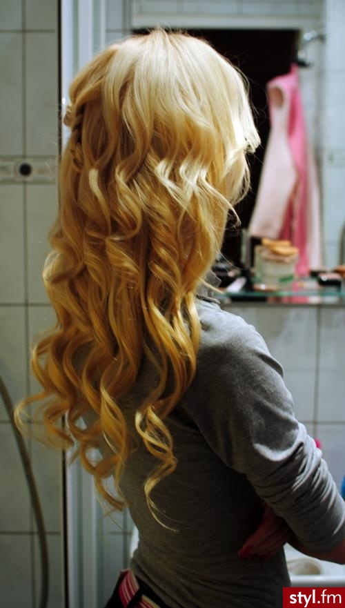 Blond Rozpuszczone Kręcone Na co dzień Długie Fryzury
