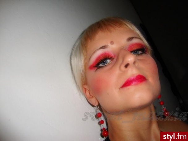 ODWAŻNIE - Makijaże