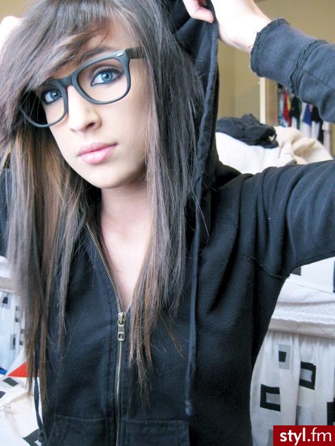 Taylor Bebop x DDDD. x DDDD - Średnie Fryzury