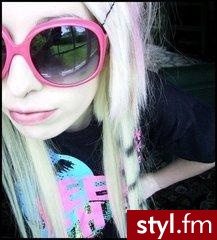 H&M w kazdym H&Mie Mozna spotkac emo ubrania - Pozostałe Dodatki Moda