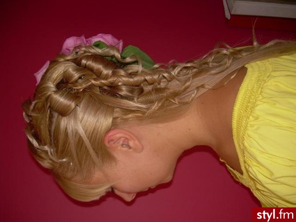 fryz.aska Salon Kinga Sulechów - Wieczorowe Średnie Fryzury