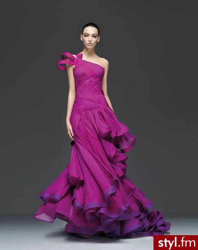 Zjawiskowa suknia z kolekcji Versace 2009 - Pozostałe Ciuchy Moda