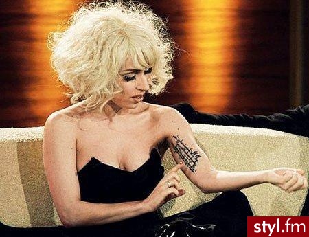 Blond Rozpuszczone Kręcone Na co dzień Średnie Fryzury