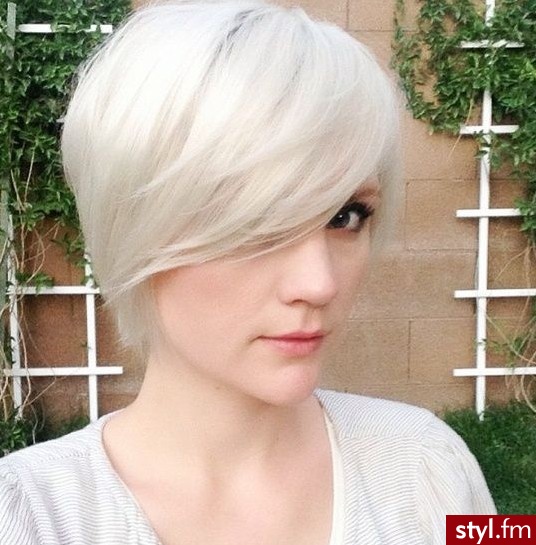 Blond Rozpuszczone Proste z grzywką Na co dzień Krótkie Fryzury