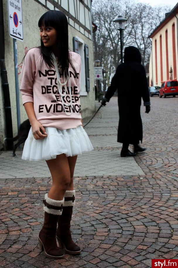 .. spodniczka:) - Pozostałe Ciuchy Moda