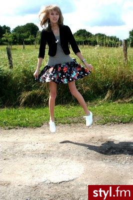 Jeżeli zdjęcie znajduje się już w galerii poproszę o link - Moda uliczna Inne Moda