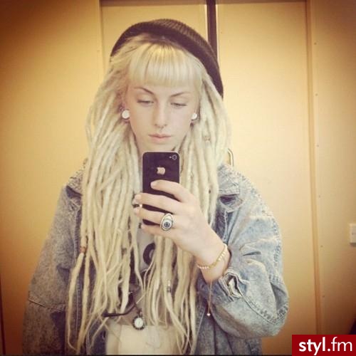 Blond Dredy Alternatywne Długie Fryzury