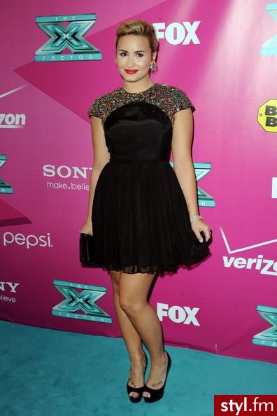 Demi Lovato - Wieczorowe Sukienki Moda