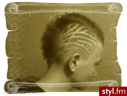 Hmm... Taki wzorek sobie wczoraj zrobiłem xD Proszę o komenta xD - Punk Rock Alternatywne Średnie Fryzury