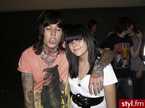Oli Sykes !!!!!!!!!!!!!!!!!!!!!!!!
 XD - EMO Alternatywne Średnie Fryzury