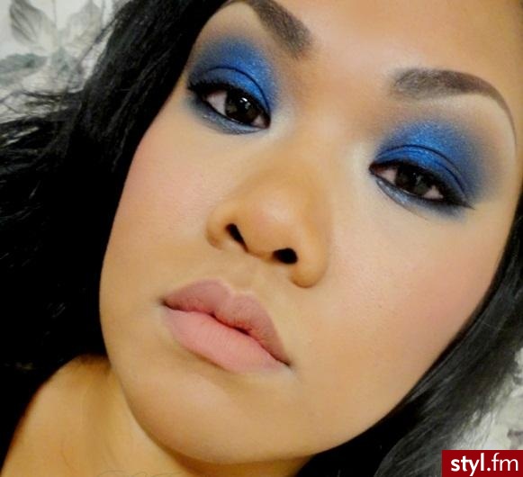 milani blue - Wieczorowe Makijaże