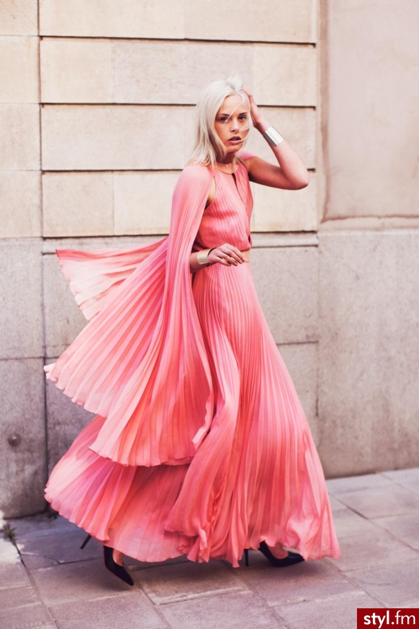 Sukienki Moda