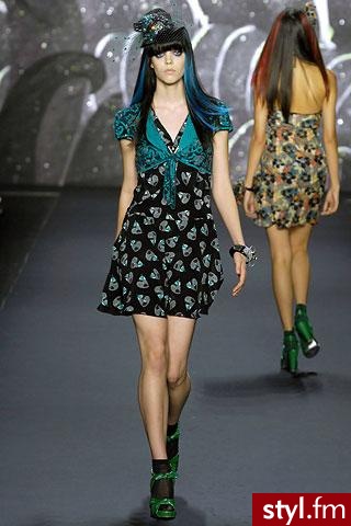 sukienka. Anna Sui
Jeżeli już jest proszę o link - Pozostałe Ciuchy Moda