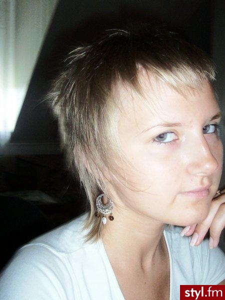 Średnie Fryzury
