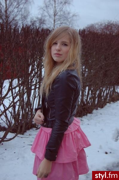 Jeżeli zdjęcie znajduje się już w galerii poproszę o link - Moda uliczna Inne Moda