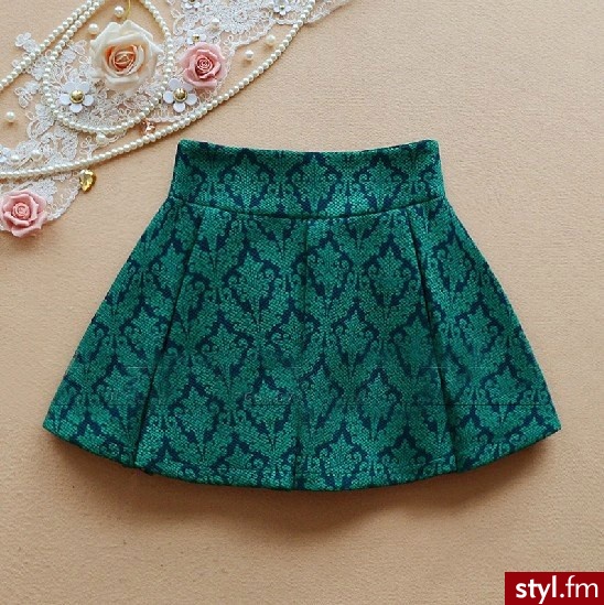 Średnie Spódnice Moda