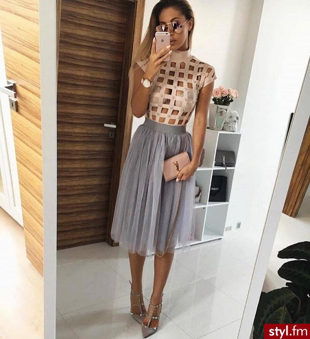 Średnie Spódnice Moda