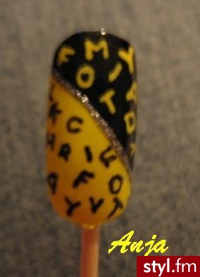 literki - Paznokcie