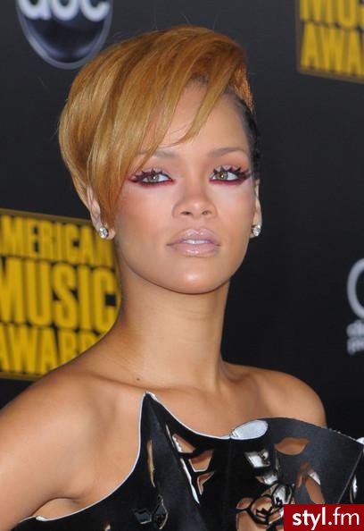 Rihanna - Makijaże