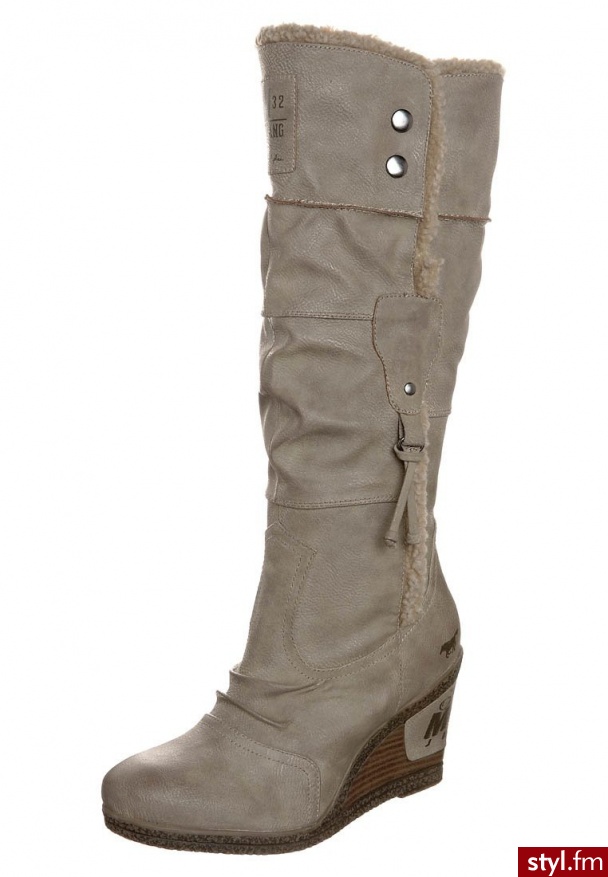 Mustang Kozaki na koturnie beżowy - Koturny Buty Moda