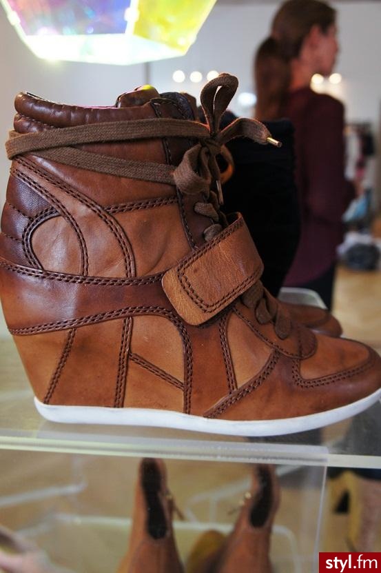 Pozostałe Buty Moda
