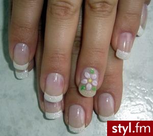 Autor: danusia.22 Akrylowy kwiatek + brokat. Autor: <b>danusia.22</b><br /> - Paznokcie