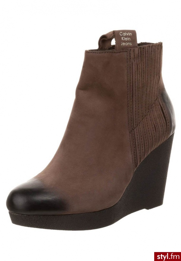 Calvin Klein Jeans SUZIE Botki brązowy - Koturny Buty Moda